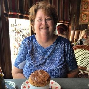 Meet your Posher, Deborah